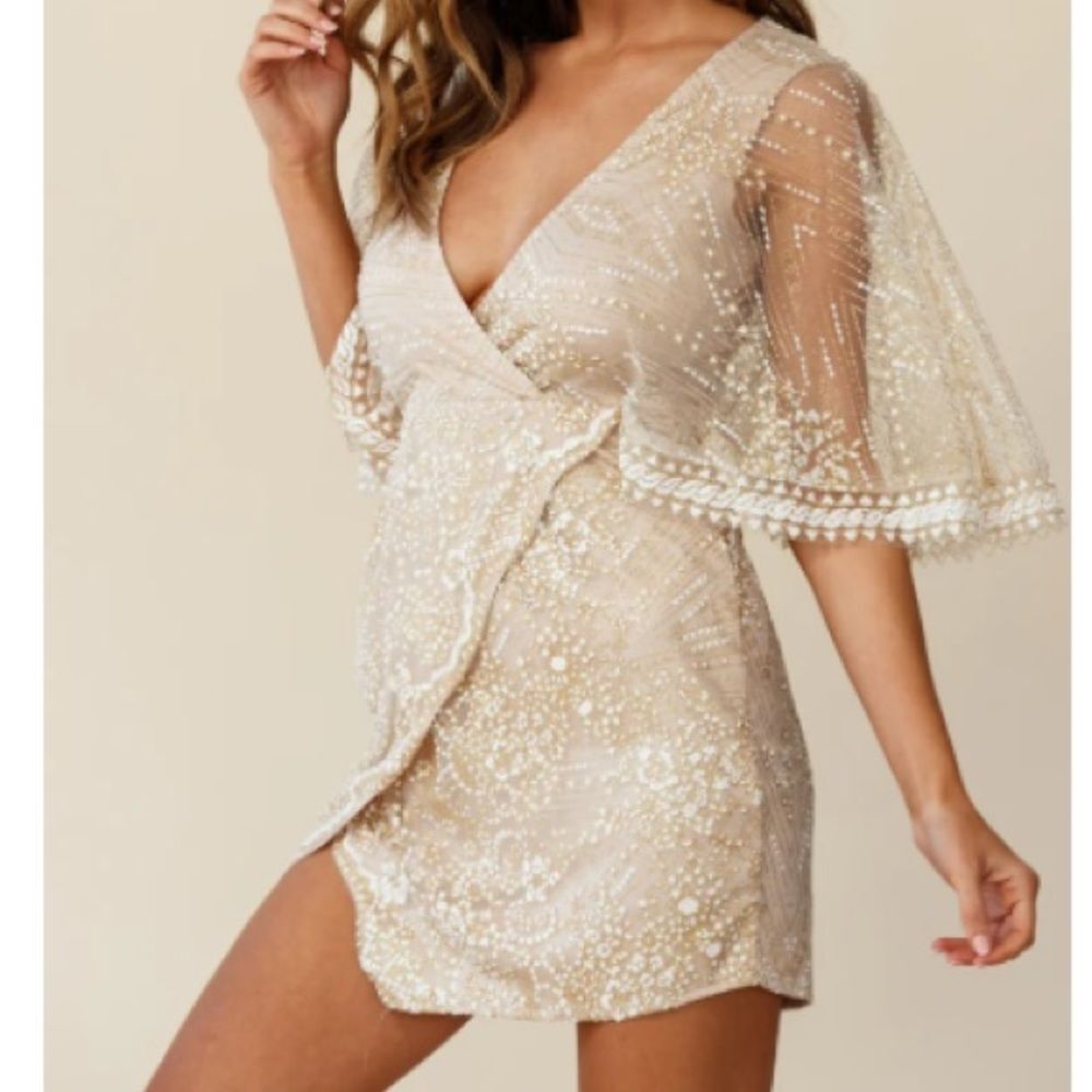 HELLO MOLLY -LADY LUCK CAPE SLEEVE WRAP DRESS CHAMPAGNE XS